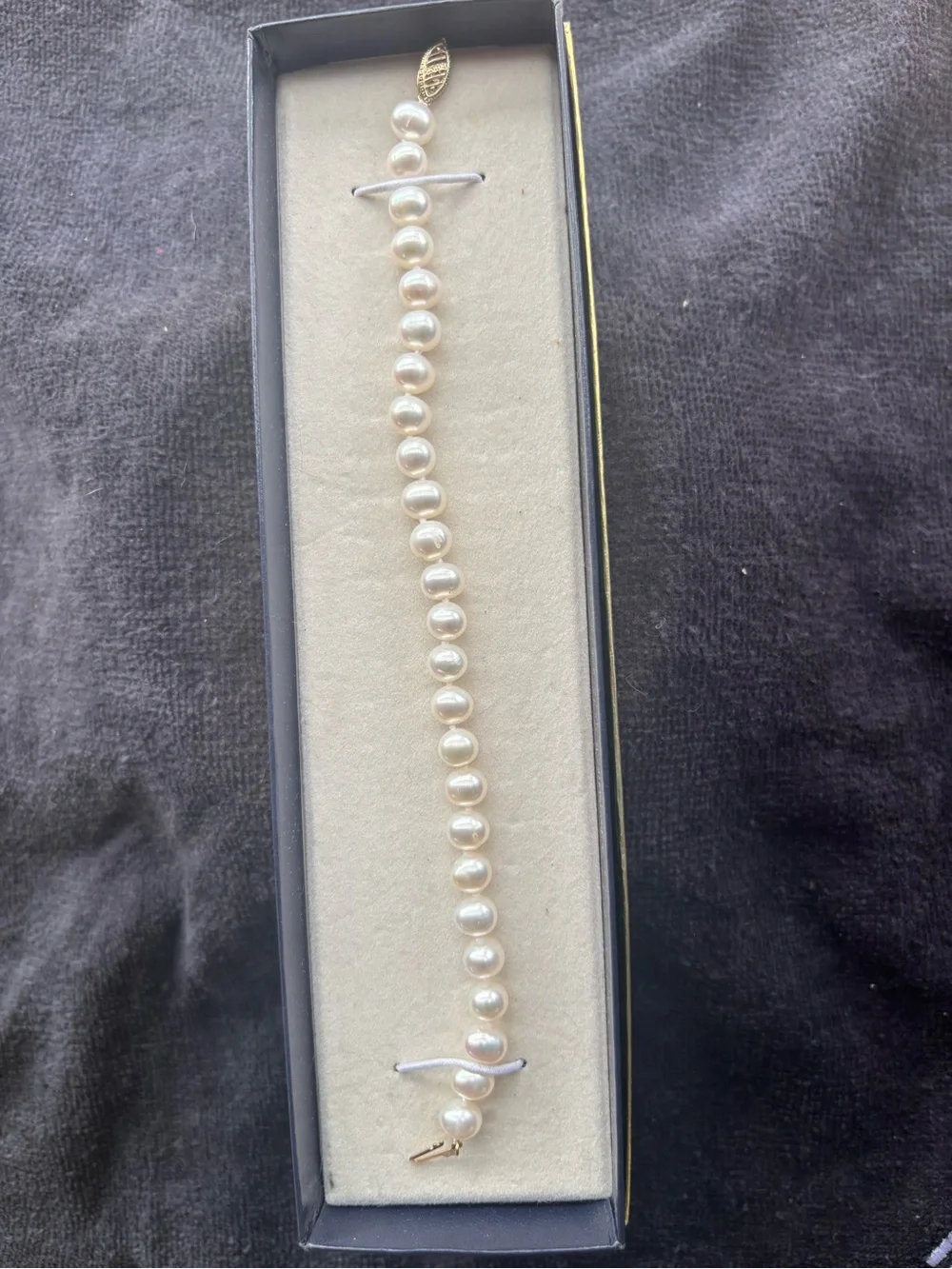 Lustrous Cultured White Pearl Stretch Bracelet for Women